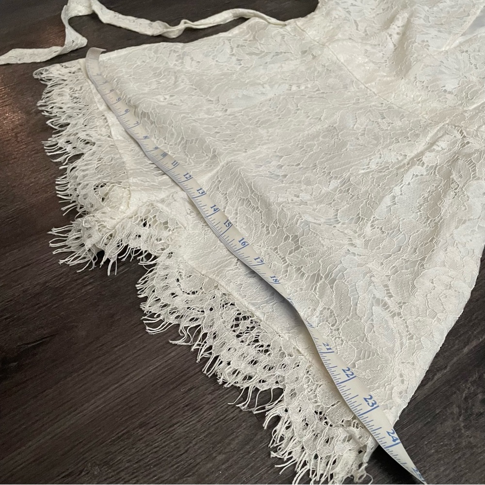New DO+BE Ivory/ off White Lace Romper . - Picture 5 of 10